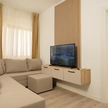 Padu'S Apartment By Tok *