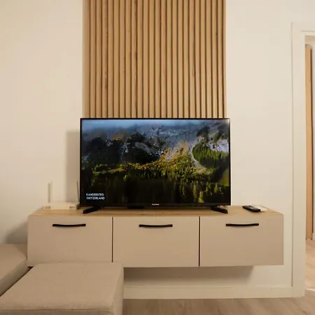 Padu's By Tok Apartment Durres