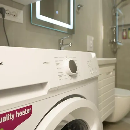 Padu's By Tok Apartment Durres